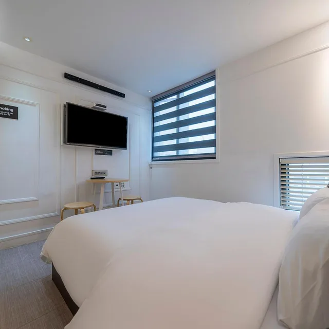 غرفة قياسية بسرير مزدوج، H Avenue Hotel 9/10