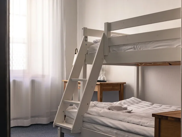 غرفة عائلية بسريرين منفصلين وسرير بطابقين، Best Western Strand Hotel 9/10