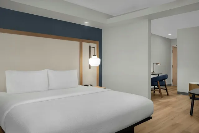 جناح بسرير كينج مع أريكة، Fairfield Inn Suites Tampa North 1/2