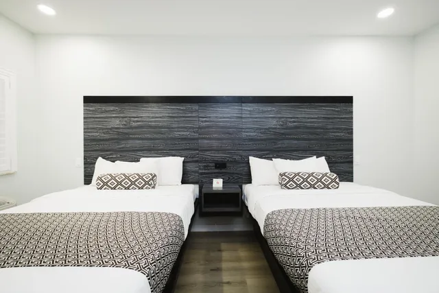غرفة بسريرين كوين، Sapphire Inn & Suites- Deer Park 7/10
