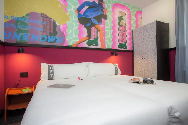 غرفة بسرير مزدوج أو سريرين منفصلين بإطلالة على المدينة، Demidoff Hotel 8/10