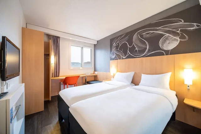 غرفة ثلاثية بثلاثة أسرّة، B&B HOTEL Amiens Centre Cathedrale 4/10