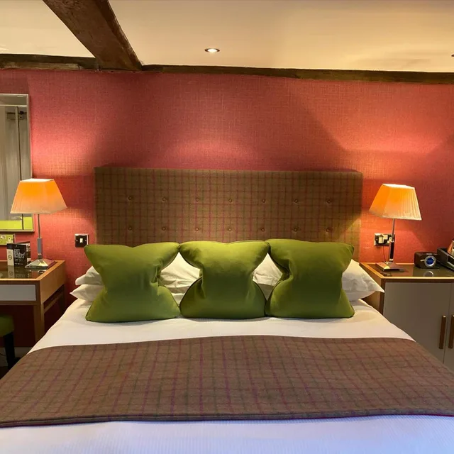 غرفة مريحة بسرير مزدوج، Langshott Manor 2/3