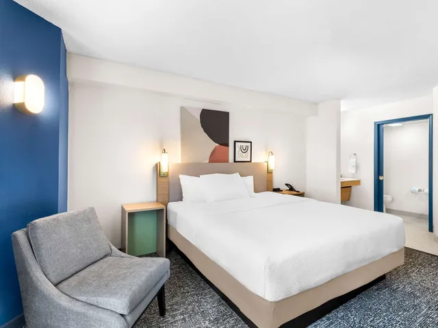 غرفة بسرير كينج، Spark by Hilton Augusta 2/6