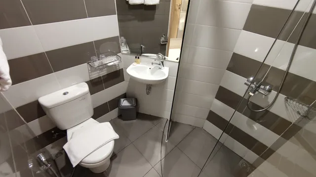 غرفة عائلية ثلاثية، Agogo Downtown Hotel Surabaya 5/6
