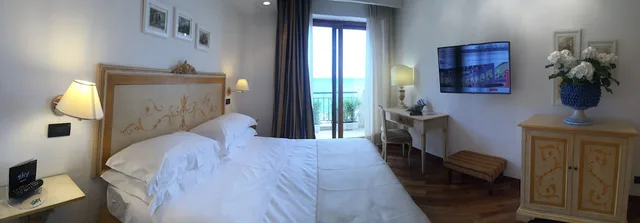 غرفة سوبيريور بسريرين منفصلين بإطلالة على البحر بشرفة، Punta Campanella Resort And Spa 4/9