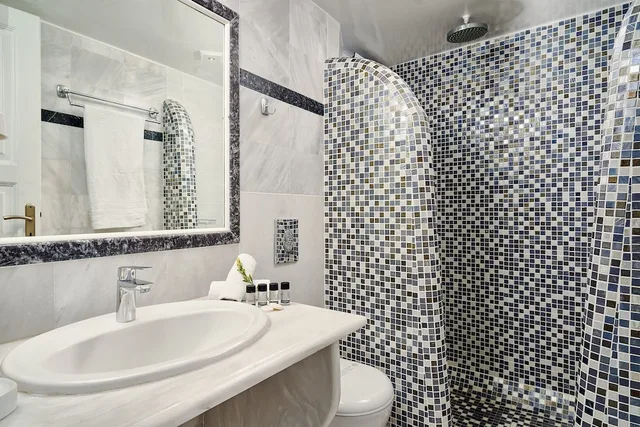 Superior, Apartment, Jetted Tub, Merovigliosso Studios And Apts 2/3