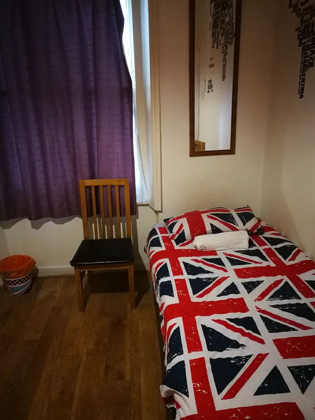 Standard, Twin Beds, Saint James Backpackers 5/10