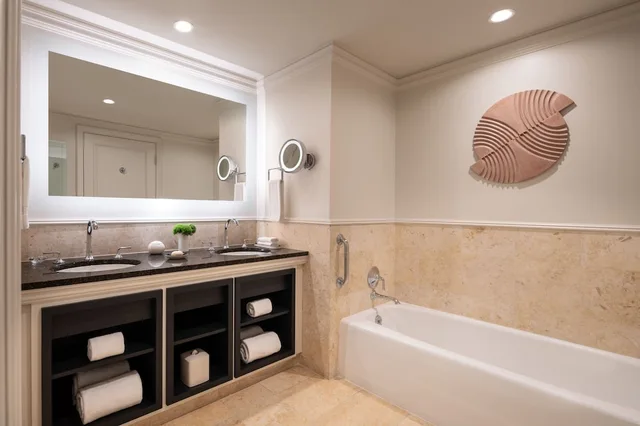 3 Bedrooms, Suite, 3 Double Beds, Ocean Front, The Ritz Carlton Grand Cayman 6/6