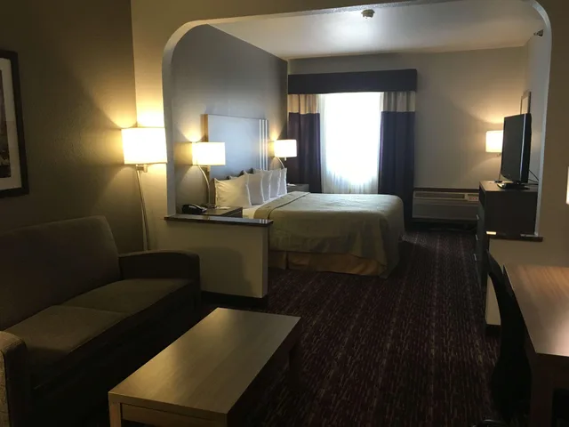 جناح، SureStay Plus Hotel By Best Western Edmond 1/2