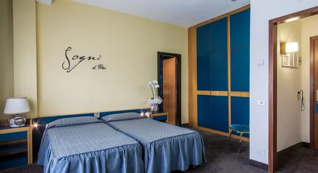 غرفة قياسية بسرير مزدوج أو سريرين منفصلين، Hotel Mirage 2/3