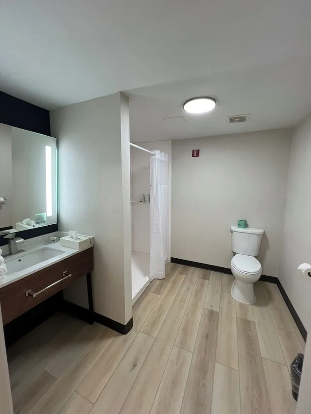 جناح استوديو بسرير كينج لذوي الإعاقة، Wingate by Wyndham Dublin Near Claytor Lake State Park 5/5