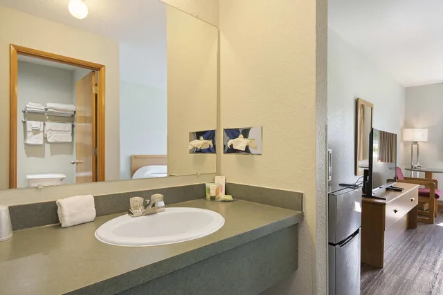 غرفة قياسية بسرير كوين، Econo Lodge 10/10