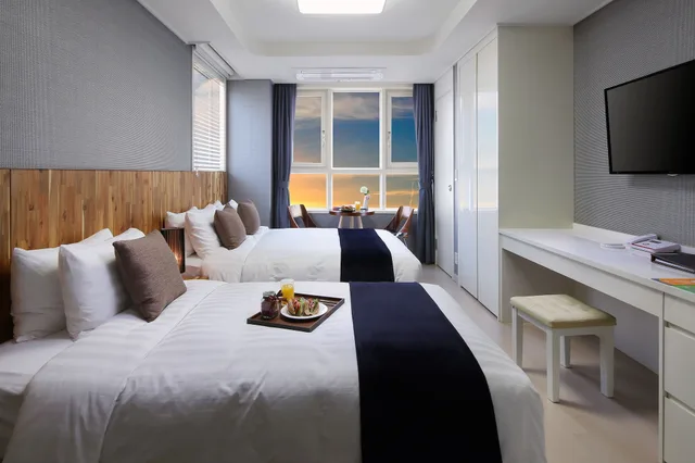 غرفة عائلية بسرير كوين وسرير فردي، Ever8 Serviced Residence 2/8