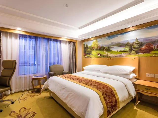 غرفة بزنس بسرير كوين، Vienna International Hotel (Shanghai New International Expo Center) 2/3