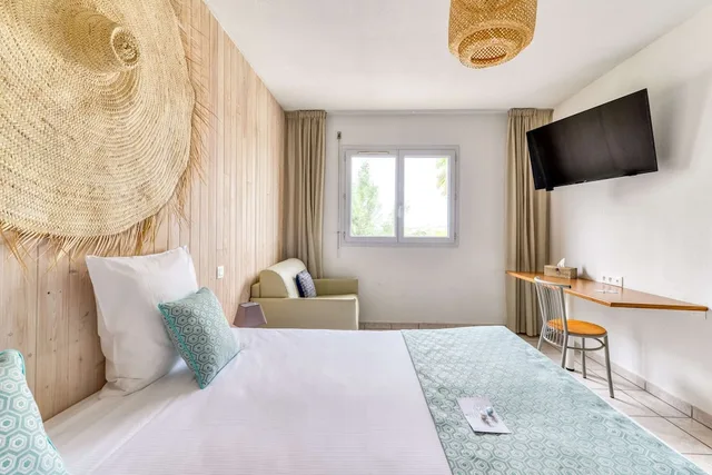 غرفة عائلية بسرير كينج مع أريكة، Sure Hotel by Best Western Beziers Le Monestie 3/7
