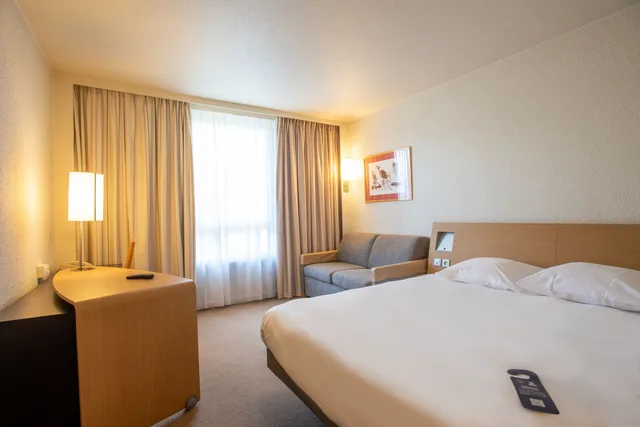 غرفة قياسية بسرير مزدوج مع أريكة، Novotel Beaumanoir 3/10