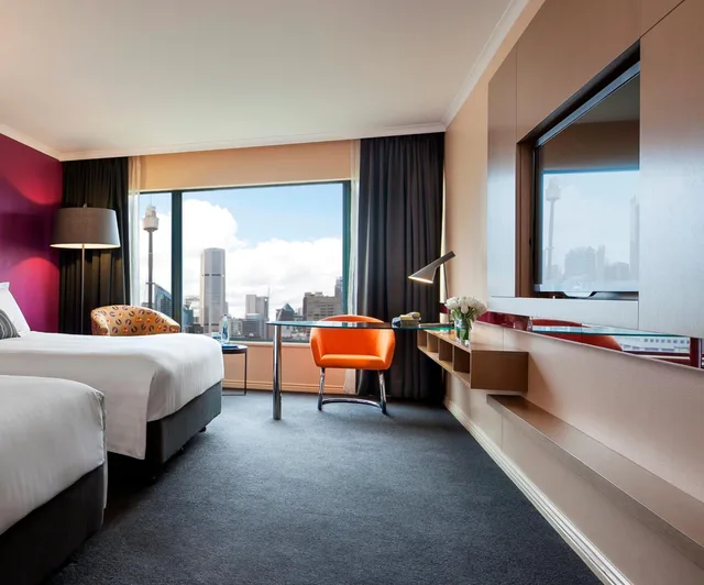 غرفة سوبيريور بسرير كينج وسرير كوين بإطلالة على المتنزه، PULLMAN SYDNEY HYDE PARK 2/3