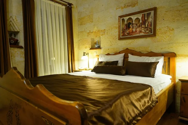 Family, 1 Double and 1 Single Bed, Harman Cave Hotel 4/10