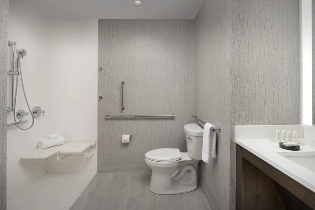 جناح بسرير كينج بغرفة نوم واحدة مع أريكة، Residence Inn by Marriott Bozeman Downtown 8/10