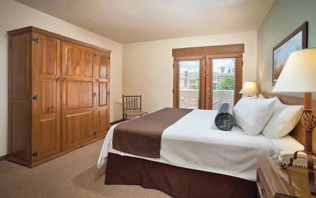 1 Bedroom, Deluxe, Suite, King Bed, Murphy Bed, Kitchenette، Worldmark Taos 3/9