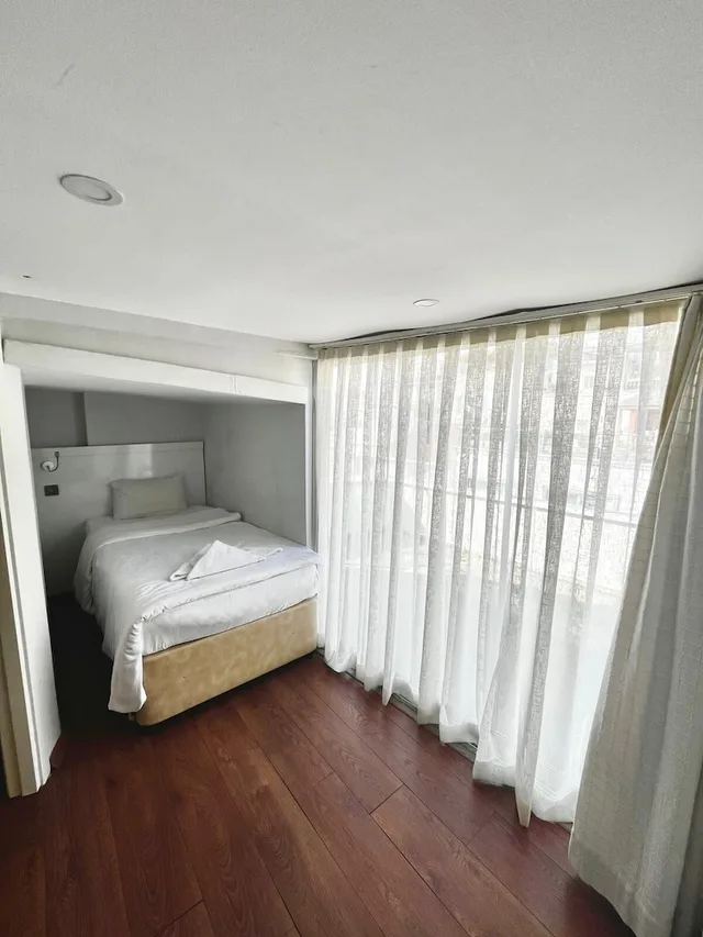 Vip, Twin Beds, Bosphorus View, Terrace, Antique 1/3