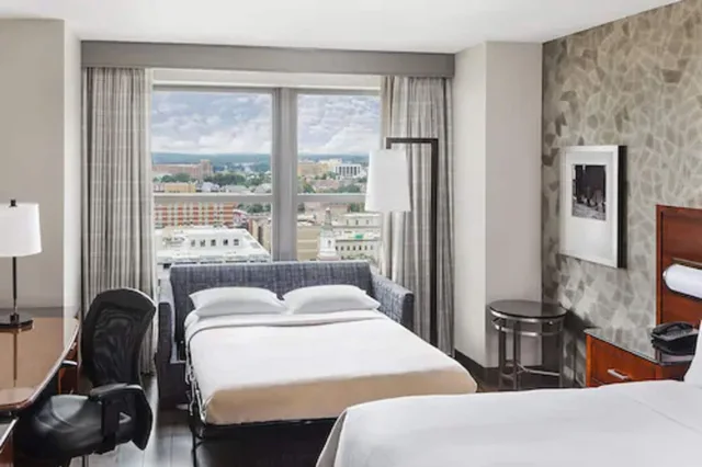 Room, King Bed, City View, Corner, Lancaster Marriott at Penn Square 3/7