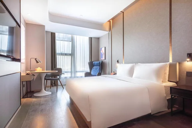 Elegant, Queen Bed، Atour Hotel Jinyin Lake Wuhan 1/3