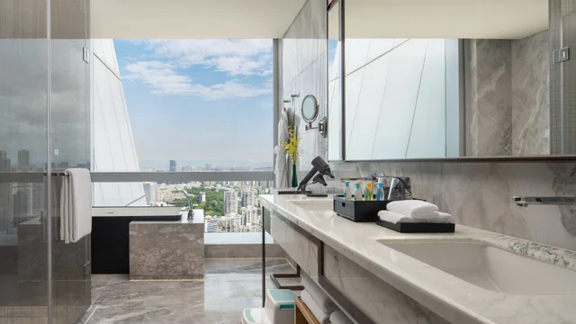 1 Bedroom, Kids Suite, Theme, King Bed, Sea View، Intercontinental Hotels Zhuhai 2/2