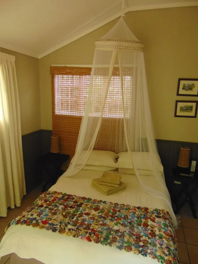 Room, Double Bed, Fountain Baths Guest Cottages 1/1