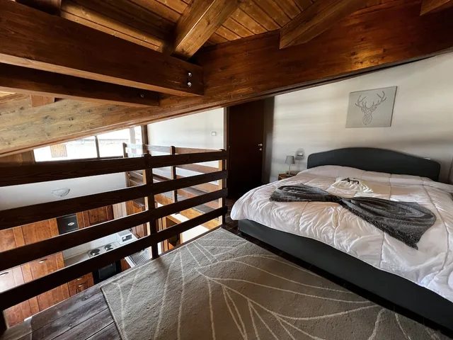 2 Bedrooms, Apartment, 1 Queen and 1 Bunk Bed, Mountain View, Two Story, Sofa, Balcony, Large، Chalet Edelweiss 1/2