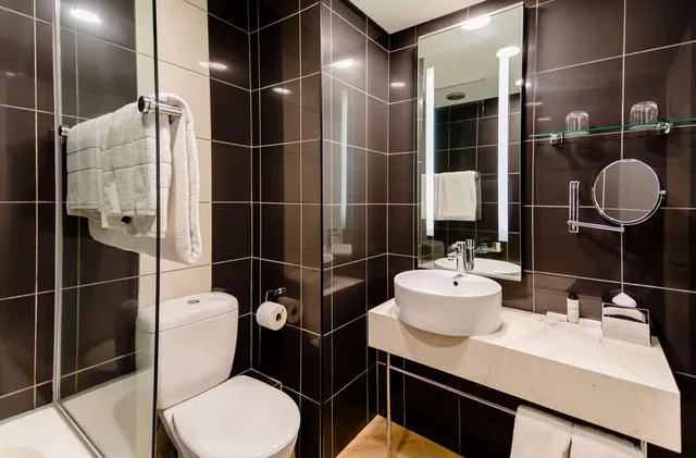 غرفة بسرير كينج، Southern Sun Rosebank 6/8