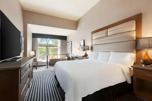 Studio, King Bed, Garden or Pool View، USC Hotel 1/1