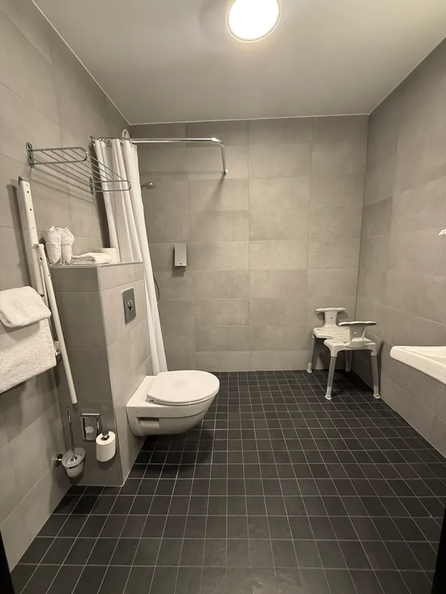 غرفة لذوي الإعاقة، Thon Hotel Bjorneparken 2/2