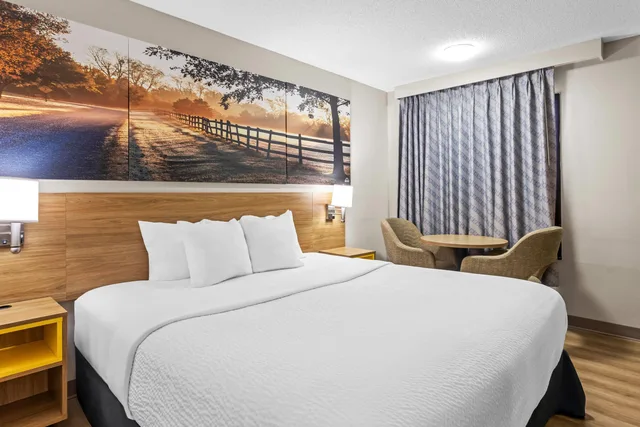 غرفة بسرير كينج لذوي الإعاقة، Days Inn by Wyndham Valdosta I-75 3/9