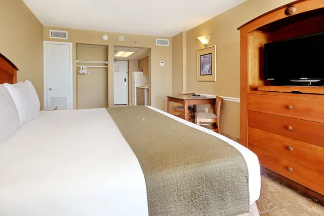 Standard, King Bed, Ocean Front، Ocean Drive Beach Golf Resort 2/5
