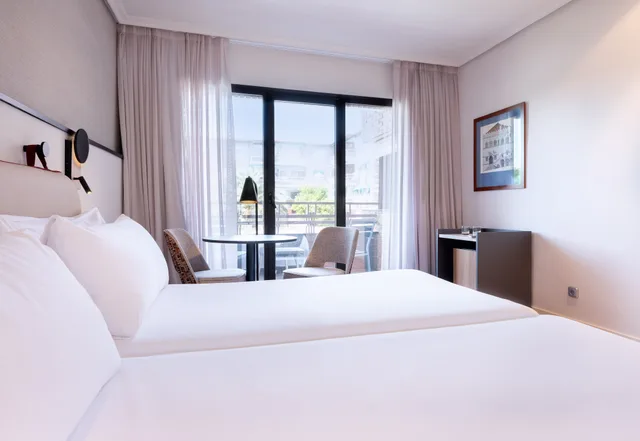 غرفة بسرير مزدوج أو سريرين منفصلين بشرفة، Hotel Madrid Alameda Aeropuerto, Affiliated by Melia 1/5