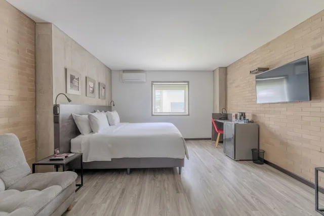 Superior, Queen Bed, Hotel Quinta Norte Chipichape Cali 3/9