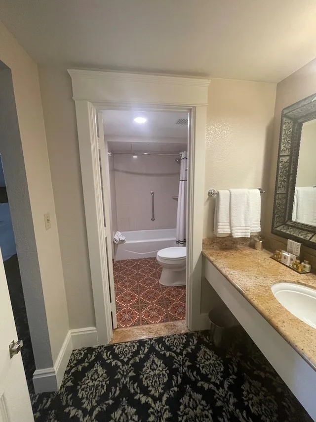 غرفة بسرير كينج لذوي الإعاقة، The Mission Inn Hotel & Spa 7/7