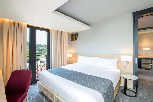 جناح ديلوكس بسرير كينج، Best Western Kutaisi 1/5