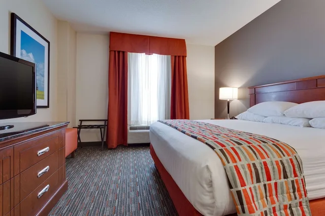 غرفة ديلوكس بسرير كينج في طابق مرتفع، Drury Inn and Suites St Louis O Fallon IL 1/4