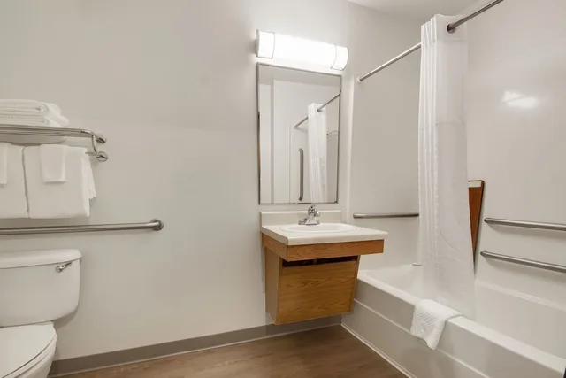 غرفة بسريرين مزدوجين لذوي الإعاقة، WoodSpring Suites Houston Willowbrook 9/10
