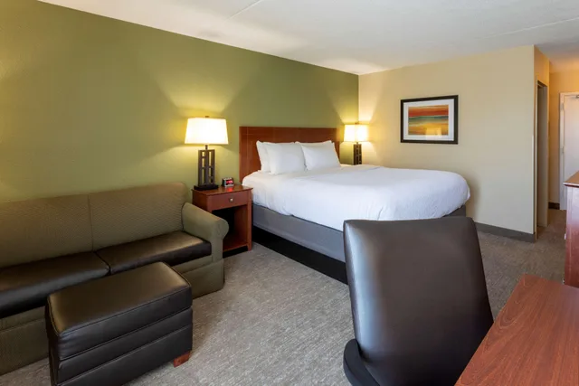 غرفة بسرير كينج، Best Western Fairmont 3/5