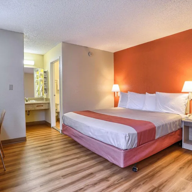 غرفة بسرير كينج، Cathedral Hill Hotel 3/10