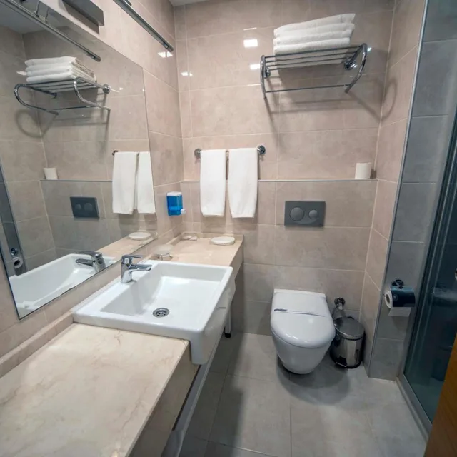 Deluxe, Double Bed, Grand Itimat Hotel 9/10