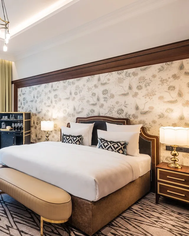 Deluxe, King Bed, No Window، The Merchant Baku 1/3