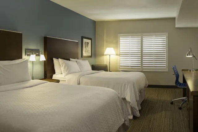 غرفة تقليدية بسريرين كوين، Four Points by Sheraton Cocoa Beach 1/1