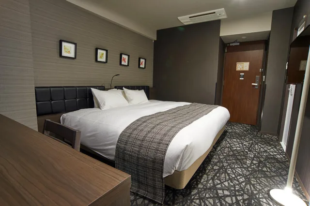 Semi Room, 2 Semi Double Beds، Quintessa Hotel Tokyo Haneda Comic & Books 3/3