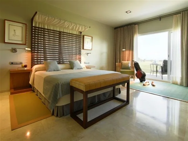 غرفة قياسية مفردة بسرير مزدوج، Parador Malaga Golf 1/1