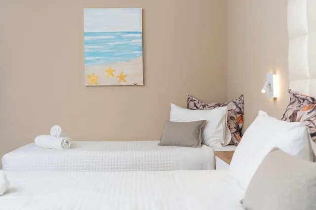 Comfort, Triple, Queen Bed, Street View, Sofa, Villa Building، Georgalas Sun Beach Hotel 2/6